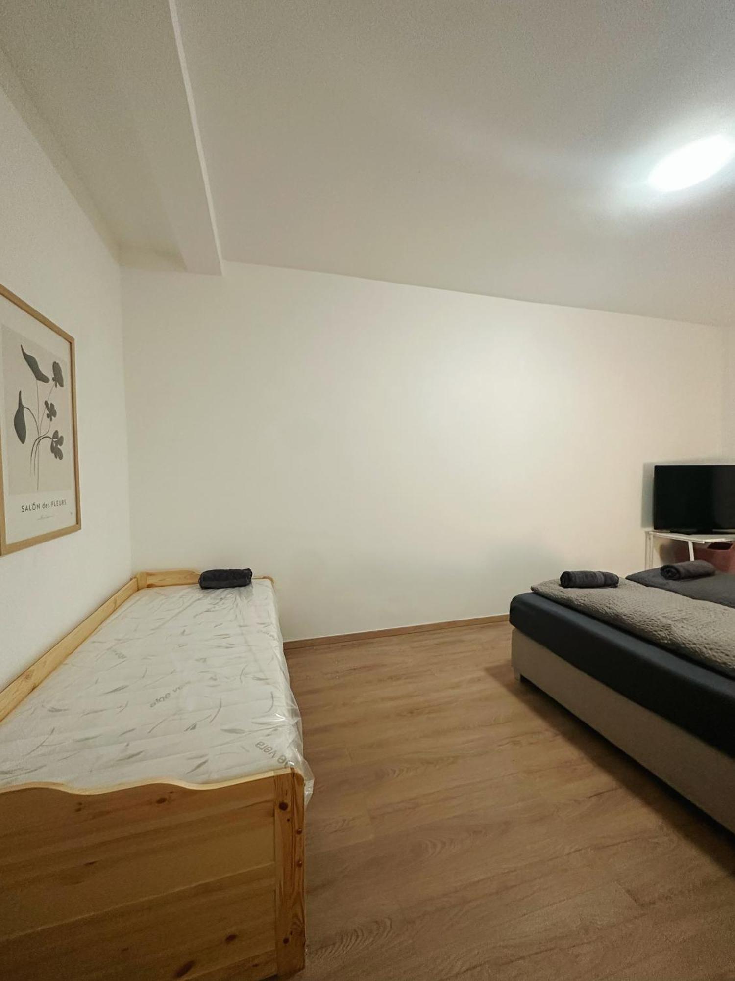 2Schlafenzimmer 5Betten Montuerwhonung Dusseldorf Exterior photo
