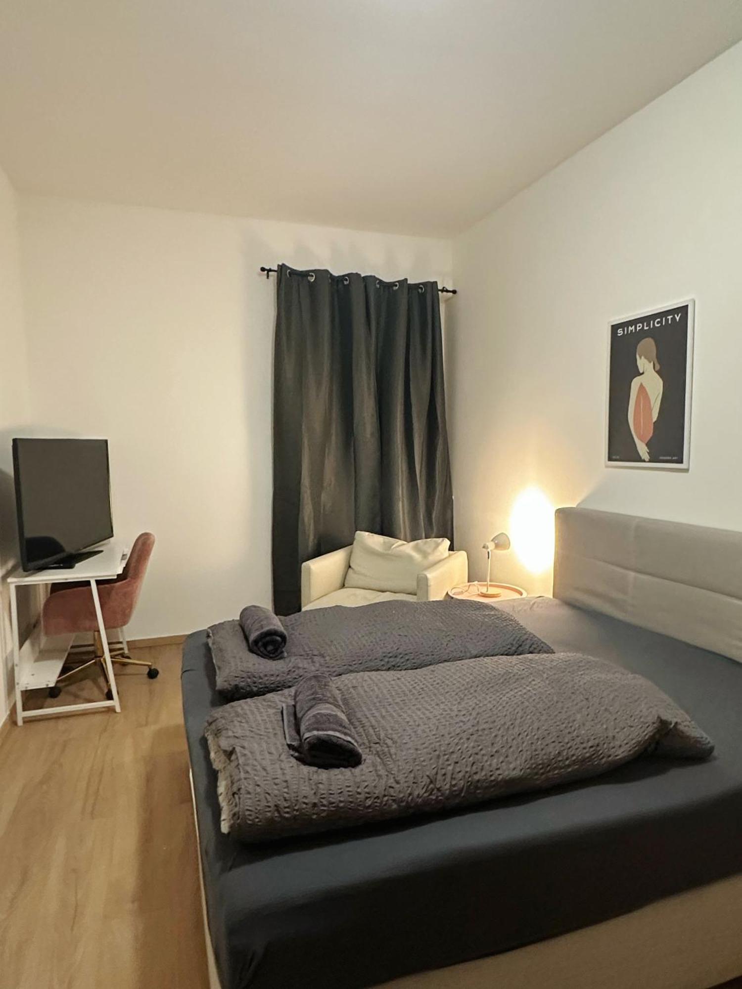 2Schlafenzimmer 5Betten Montuerwhonung Dusseldorf Exterior photo